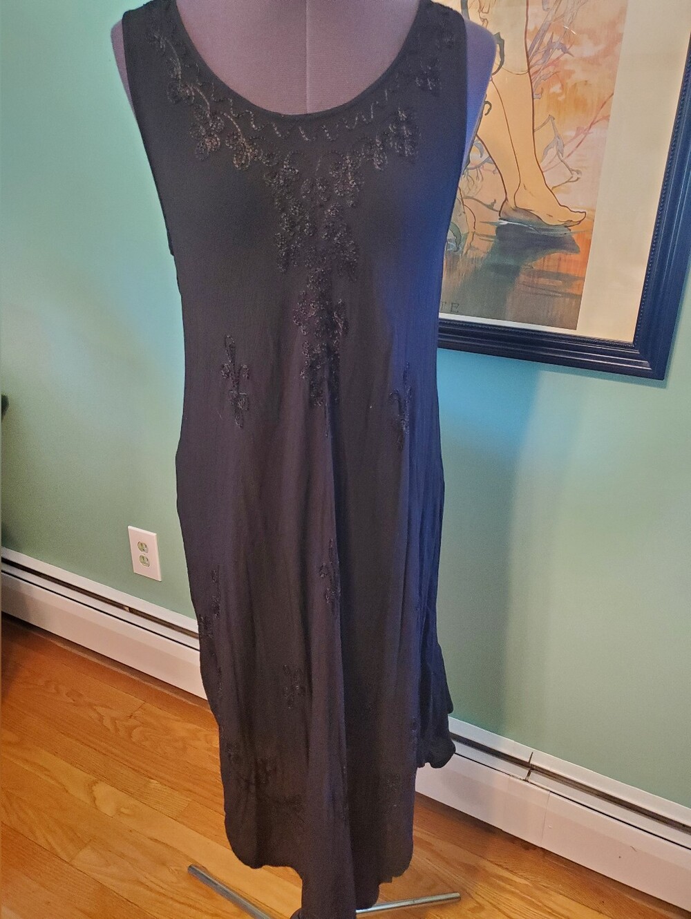 Black Sleeveless Embroidered Women's Dress